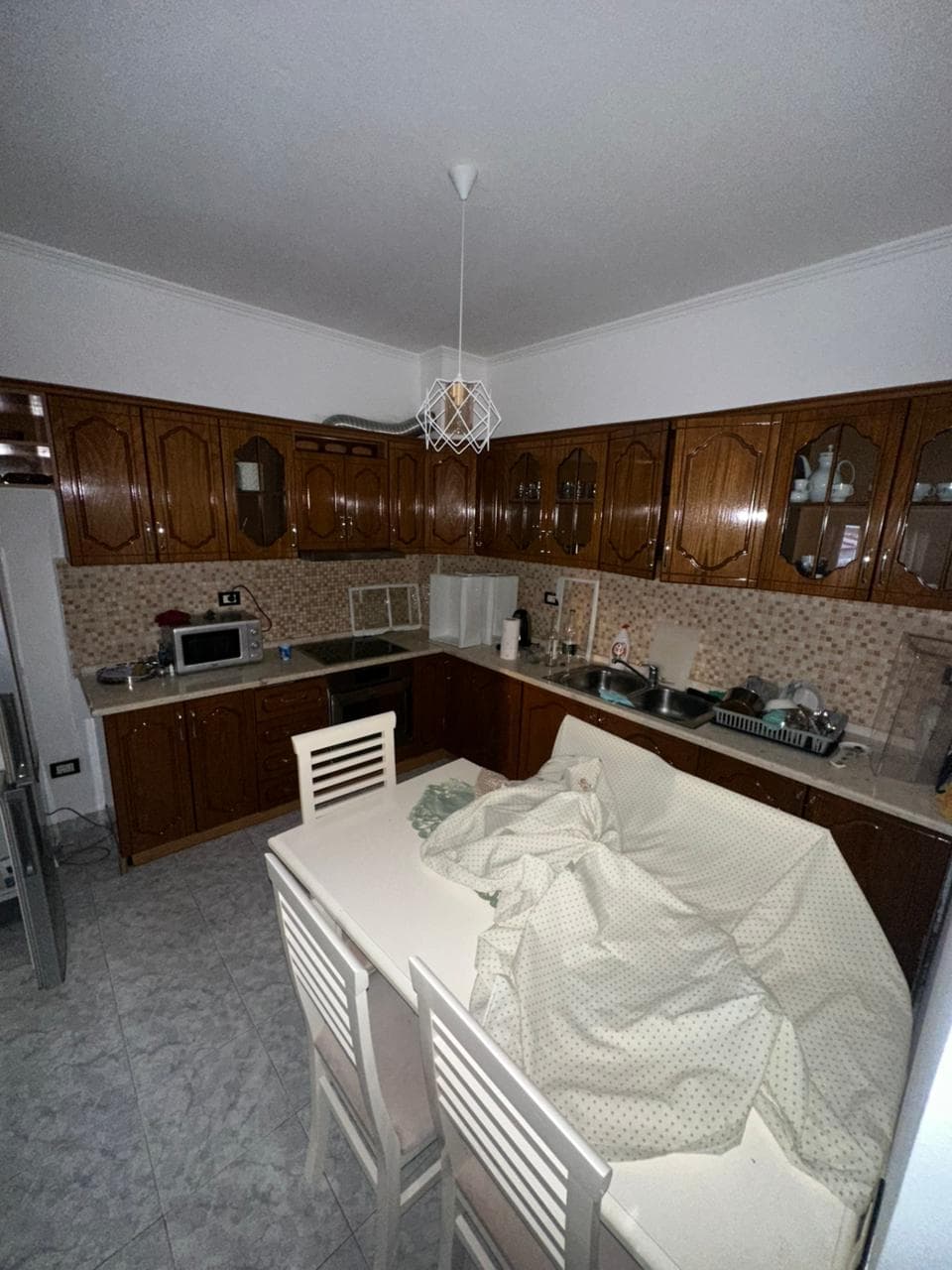 JEPET ME QERA APARTAMENT 2+1+GARAZH, PRANE FABRIKES SE TULLES, DURRES. 4