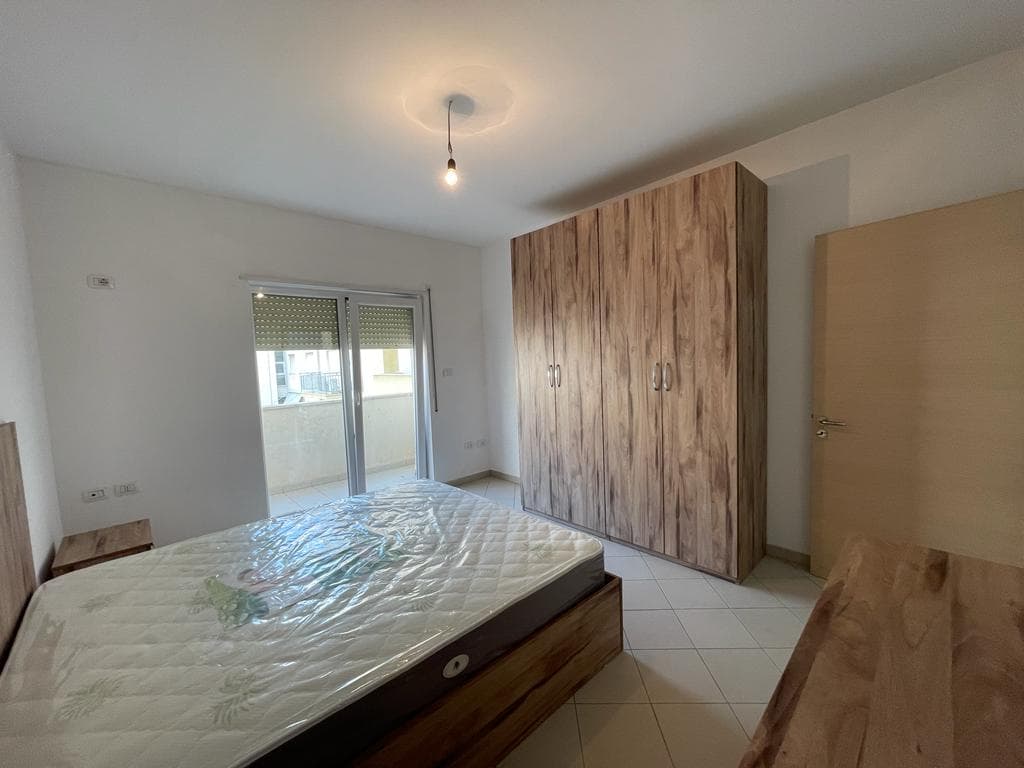 JEPET ME QERA APARTAMENT 2+1 ME PAMJE DETI PRANE URES SE DAJLANIT PLAZH,DURRES. 3