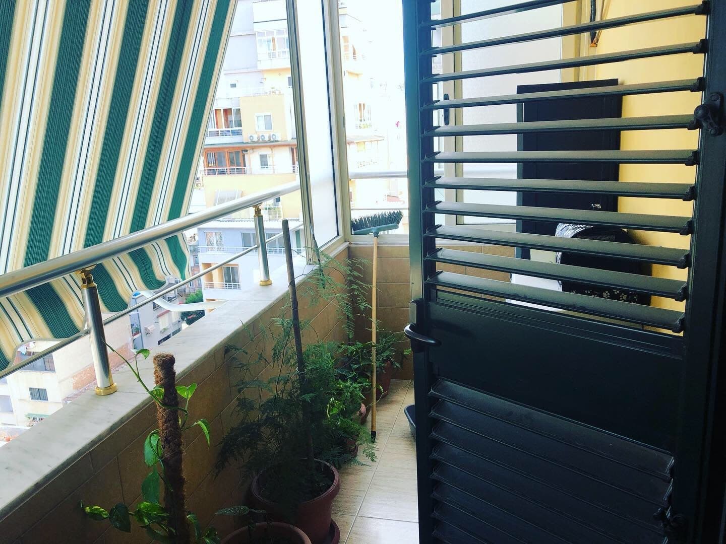 SHITET APARTAMENT 2+1 PLUS TARACE PRANE ISHRAJONIT TE POLICISE,DURRES!