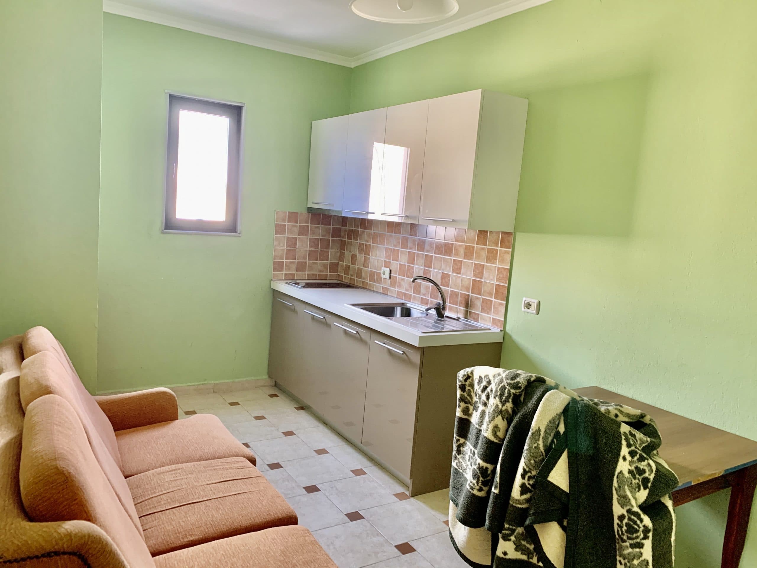 JEPET ME QERA GARSIONERE BUZE DETIT PLAZH,DURRES!