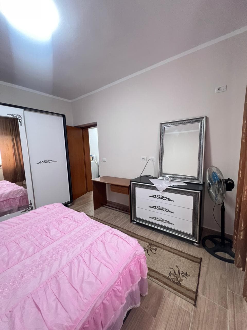 JEPET ME QERA APARTAMENT 2+1 PRANE KAZAZIT, DURRES 2