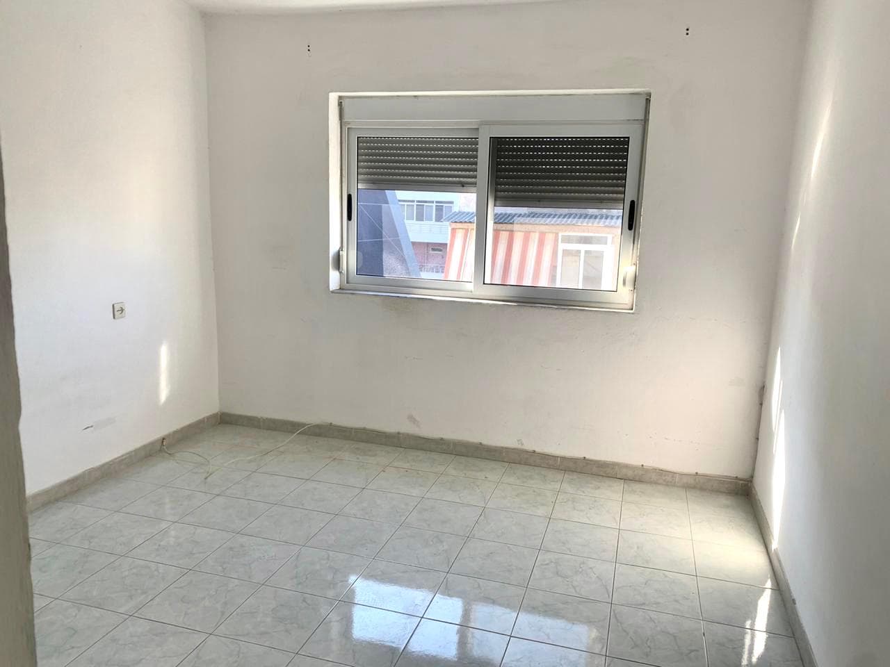 SHITET APARTAMENT 1+1, PRANE DEGES POLICISE, DURRES.