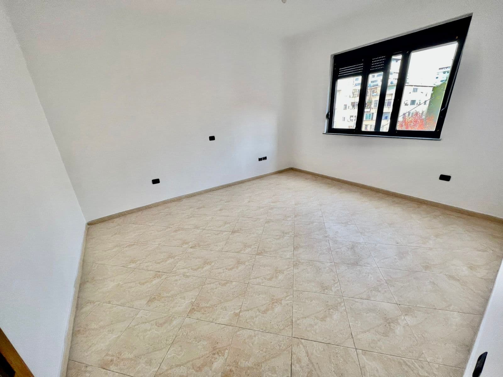 SHITET APARTAMENT 3+1 PRANE ISH RAJONIT , DURRES. 2