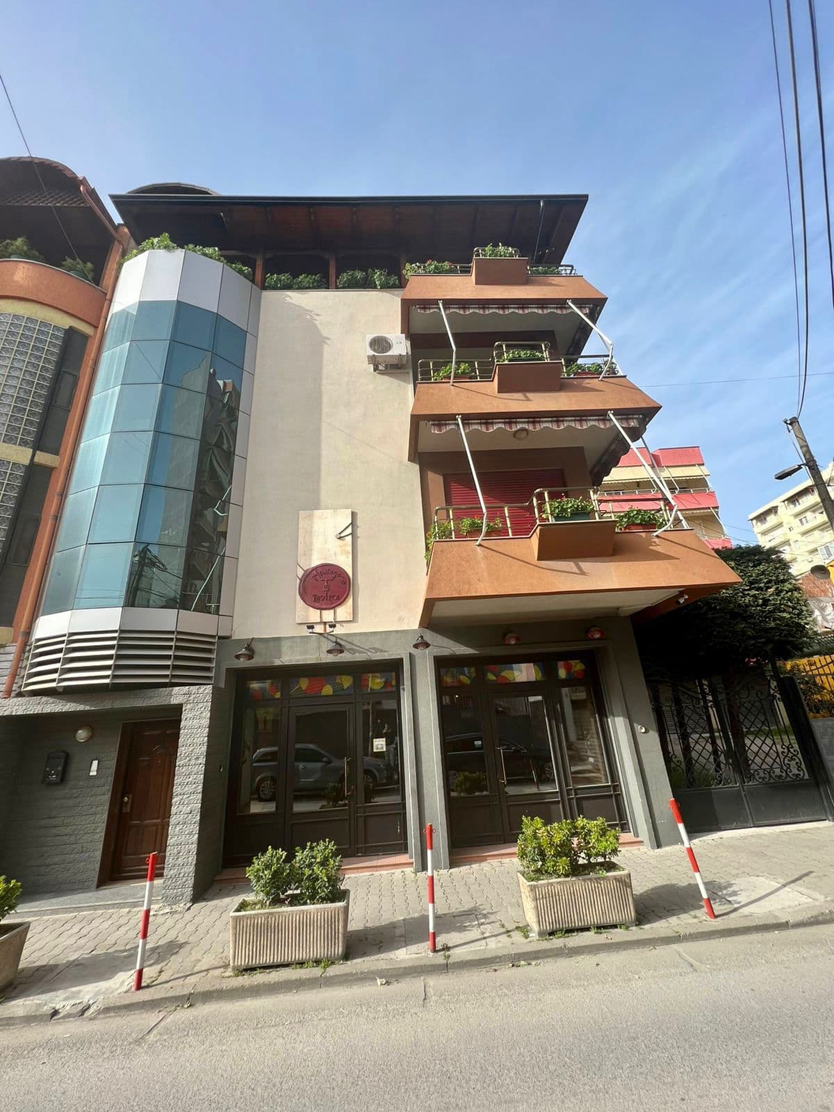 SHITET VILE PRANE KAZAZIT, DURRES.