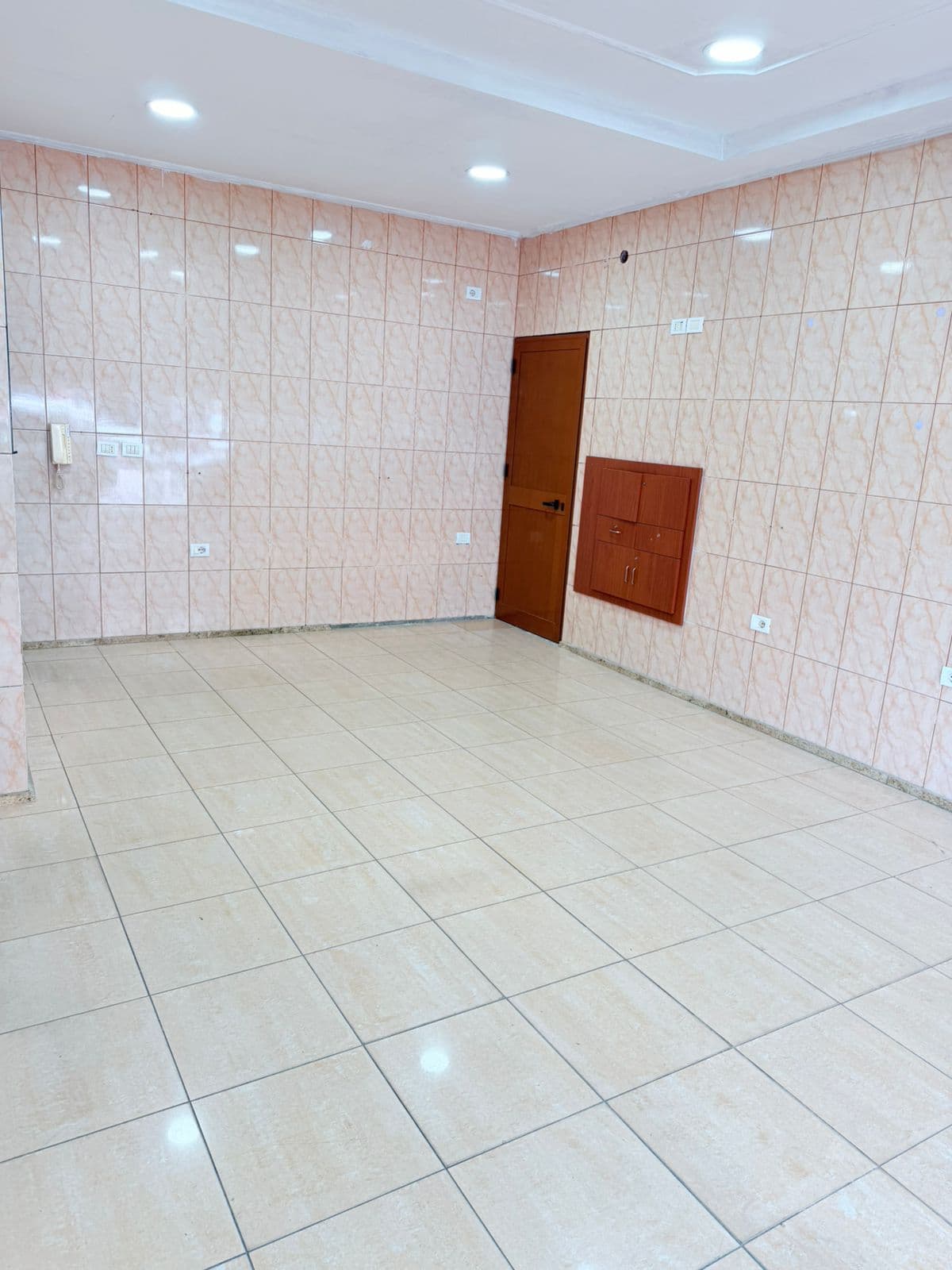JEPET ME QERA AMBIENT BIZNESI ISH FABRIKA BUKES, DURRES 2
