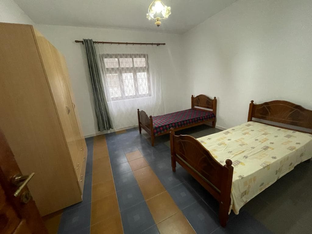 JEPET ME QERA KATI I 1 I NJE VILE TEK ISH-FIDANISHTJA, DURRES 4
