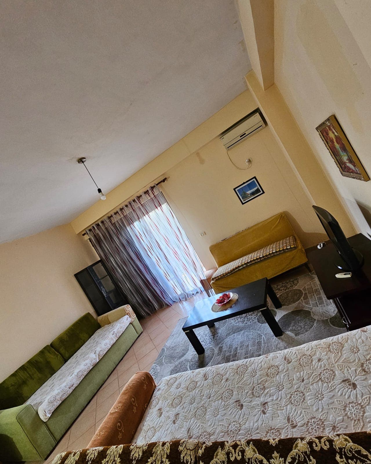 JEPET ME QERA APARTAMENT 1+1, HEKURUDHA PLAZH, DURRES. 3