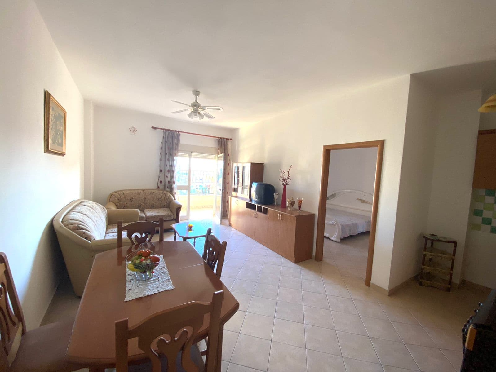 SHITET APARTAMENT 1+1 PRANE HOTEL GERMANY PLAZH, DURRES. 2