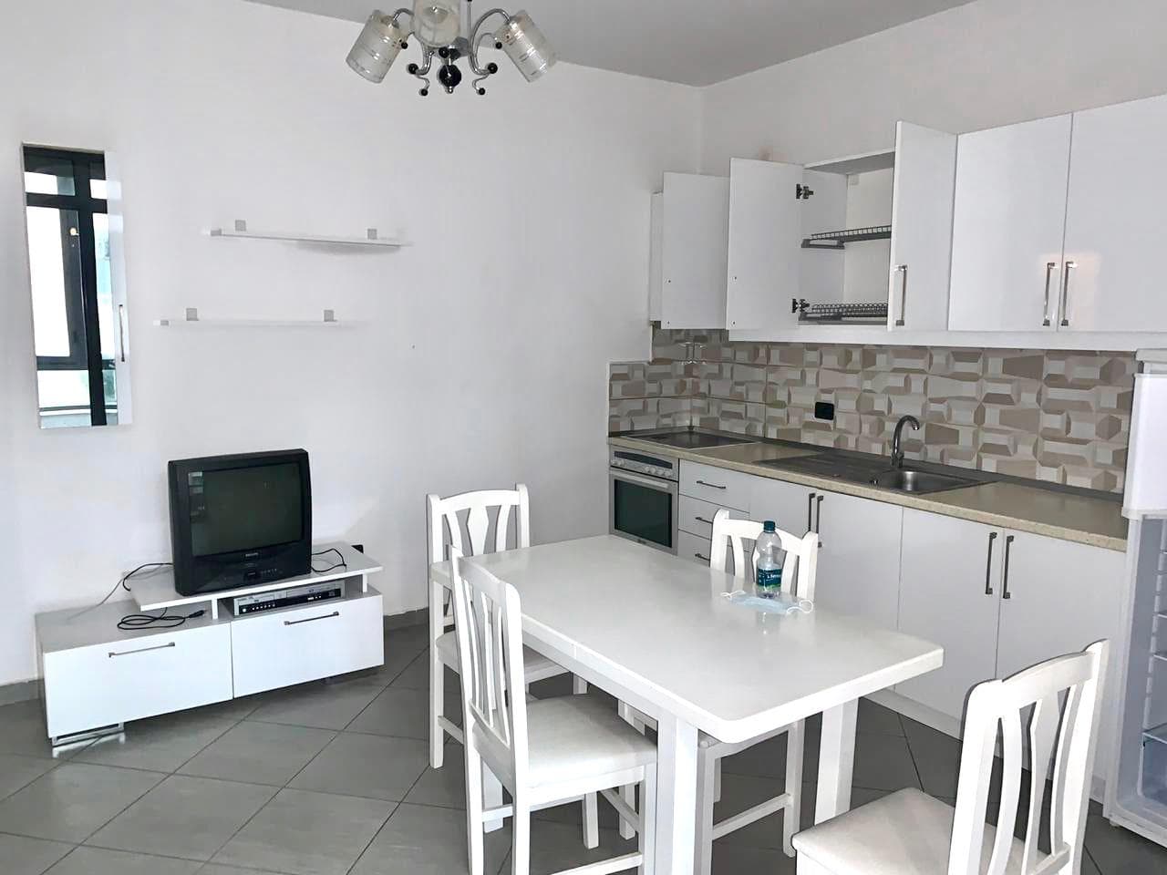 JEPET ME QERA APARTAMENT 2+1 SIPER BAR GOLDEN, VOLLGA, DURRES. 2