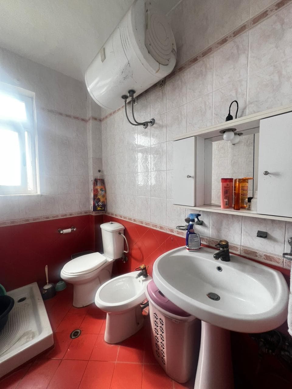 JEPET ME QERA APARTAMENT 1+1 PRANE SHKOLLES QEMAL MICI, DURRES