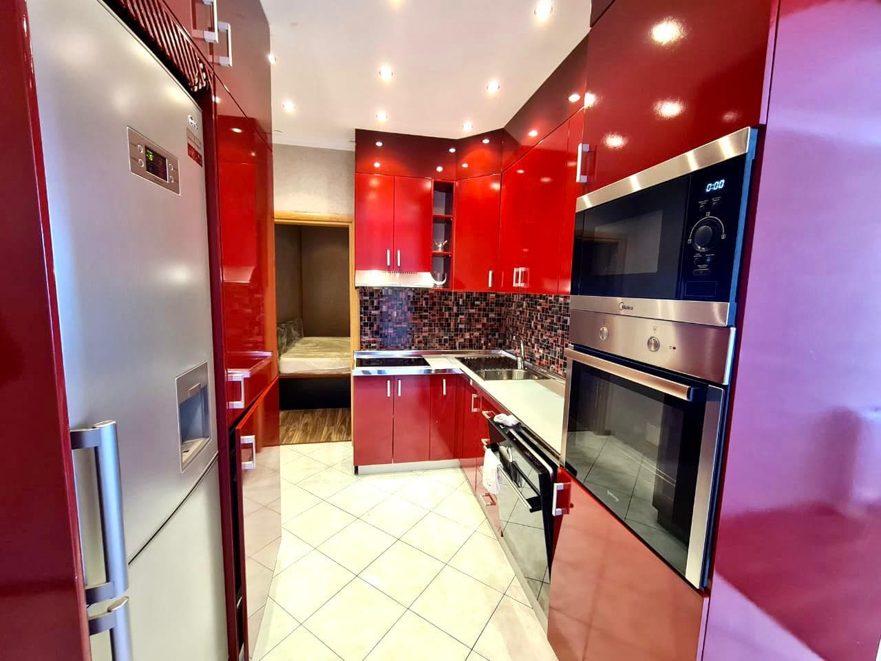SHITET APARTAMENT 3+1 ME PAMJE NGA DETI PRANE RROTES KUQE , PLAZH , DURRES. 3