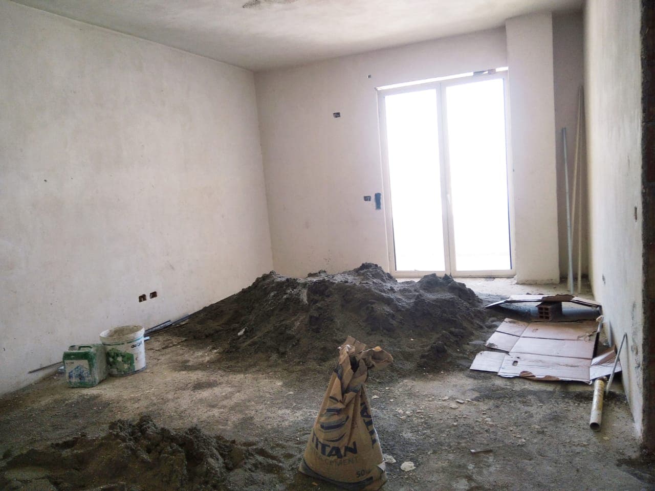 SHITET APARTAMENT 2+1 PRANE PORTIT,DURRES. 2