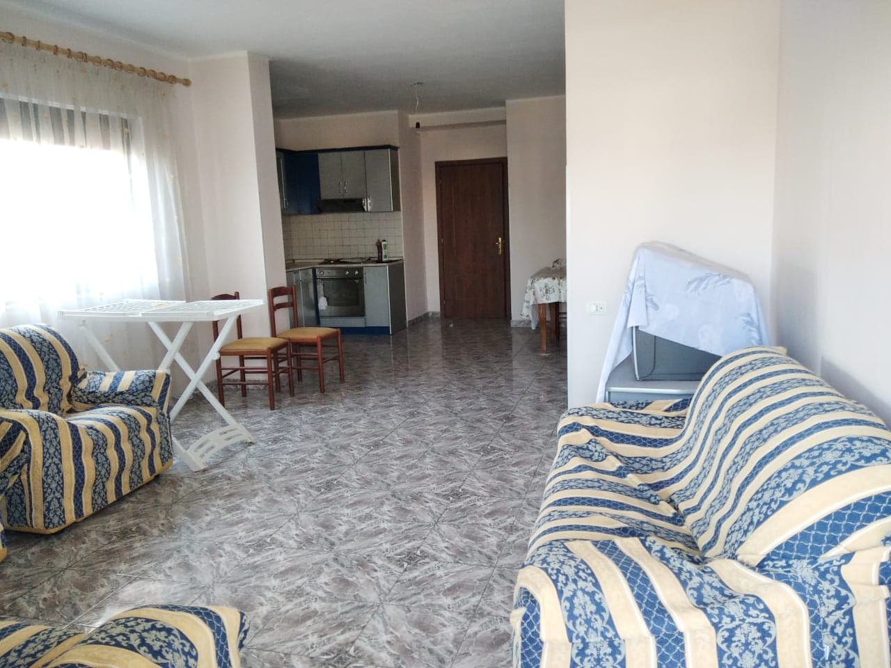 SHITET APARTAMENT 2+1 PRANE UJESJELLSIT, LAGJA 17 ,DURRES. 2