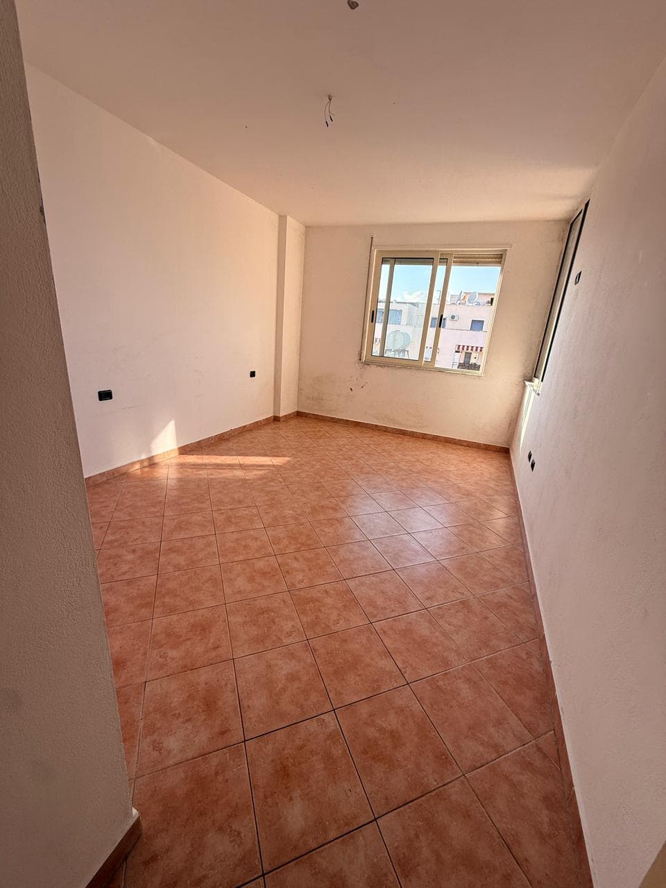 SHITET APARTAMENT 2+1 HOTEL ANTALYA PLAZH, DURRES 4
