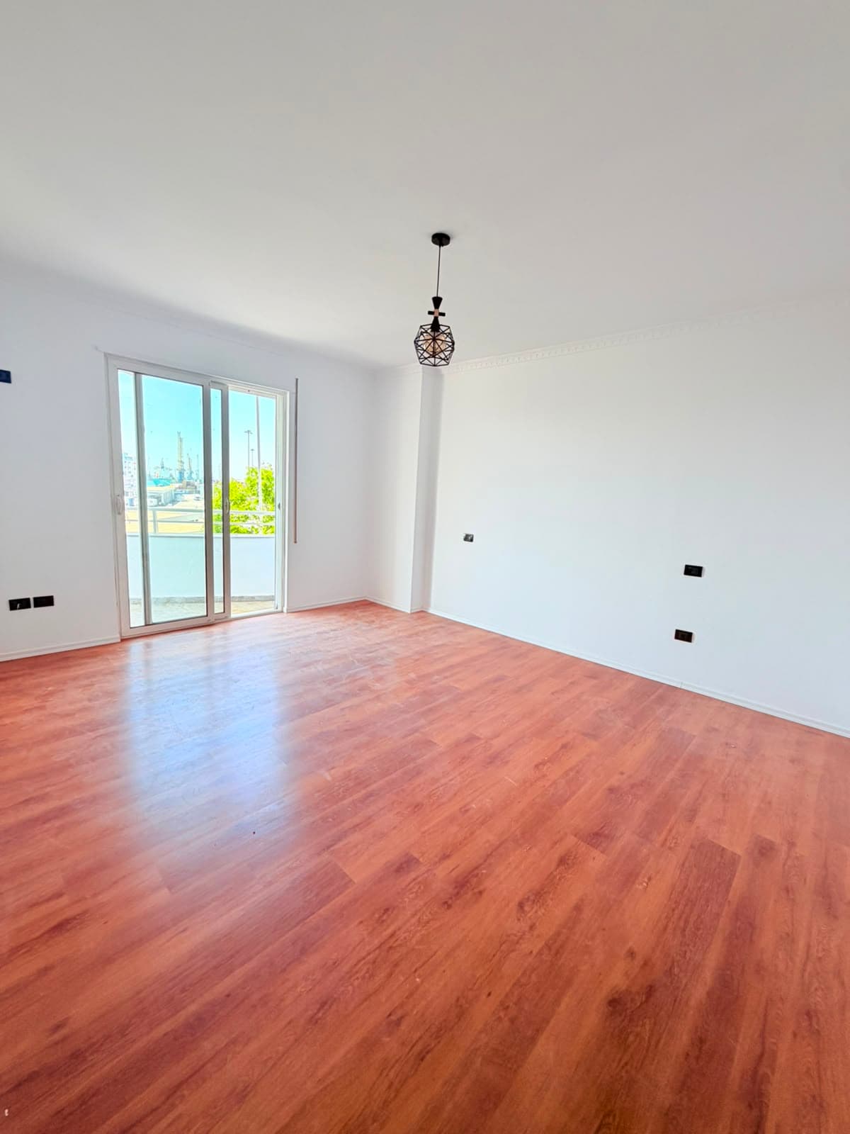 SHITET APARTAMENT 3+1+2 RRUGA E RE E PORTIT, DURRES 2