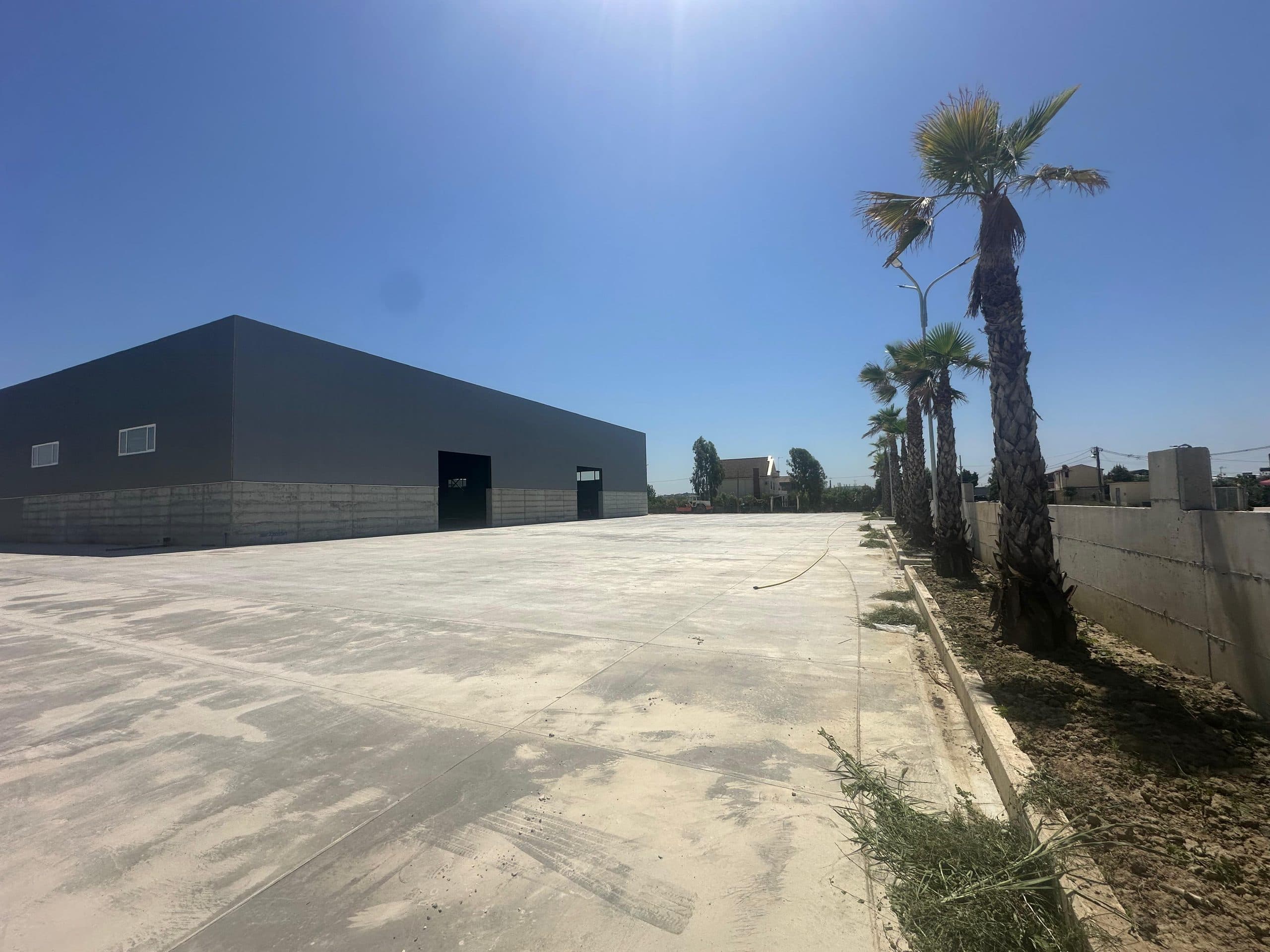 JEPET ME QERA KAPANON, SEKTOR RINIA, DURRES.