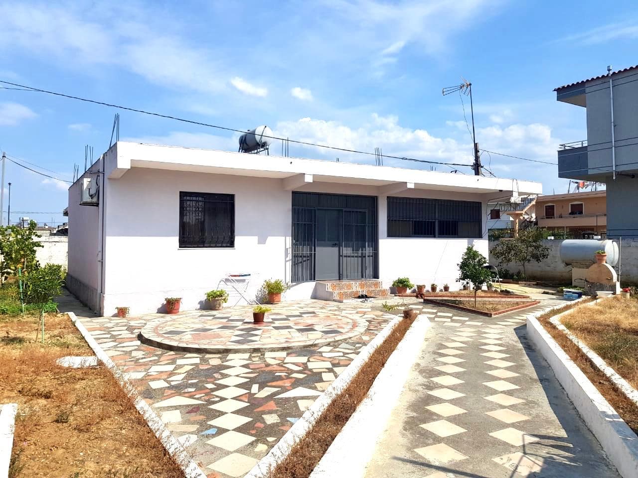 SHITET SHTEPI PRIVATE 2+1 PRANE ZONES SE ISH KENETES,DURRES. 2