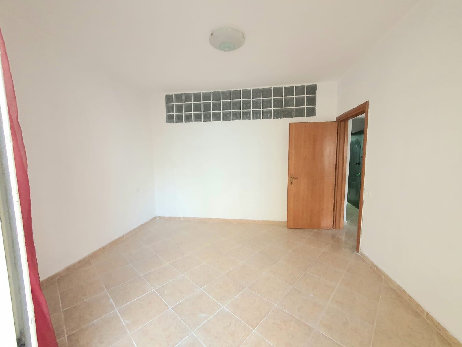 SHITET APARTAMENT 2+1 PRANE SHKOLLES BAJRAM CURRI.PLAZH,DURRES. 4