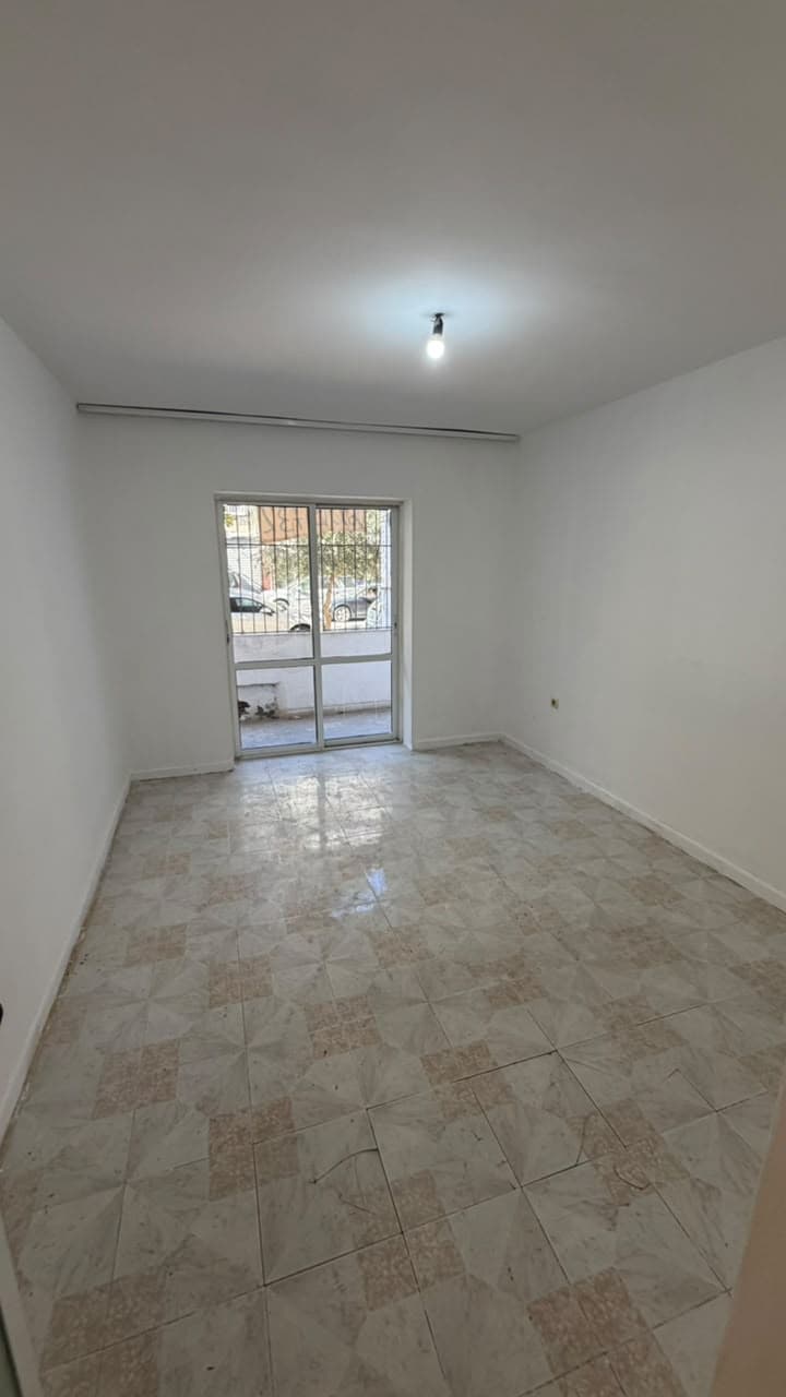 SHITET AMBIENT BIZNESI ISH DEGA USHTARAKE, DURRES