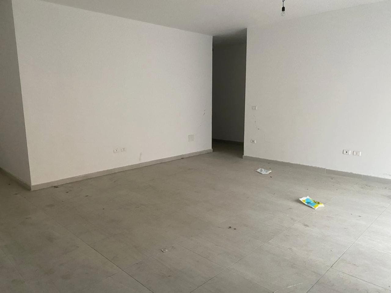 SHITET APARTAMENT 2+1 LAGJA 17 PRANE UJESJELLESIT , DURRES .