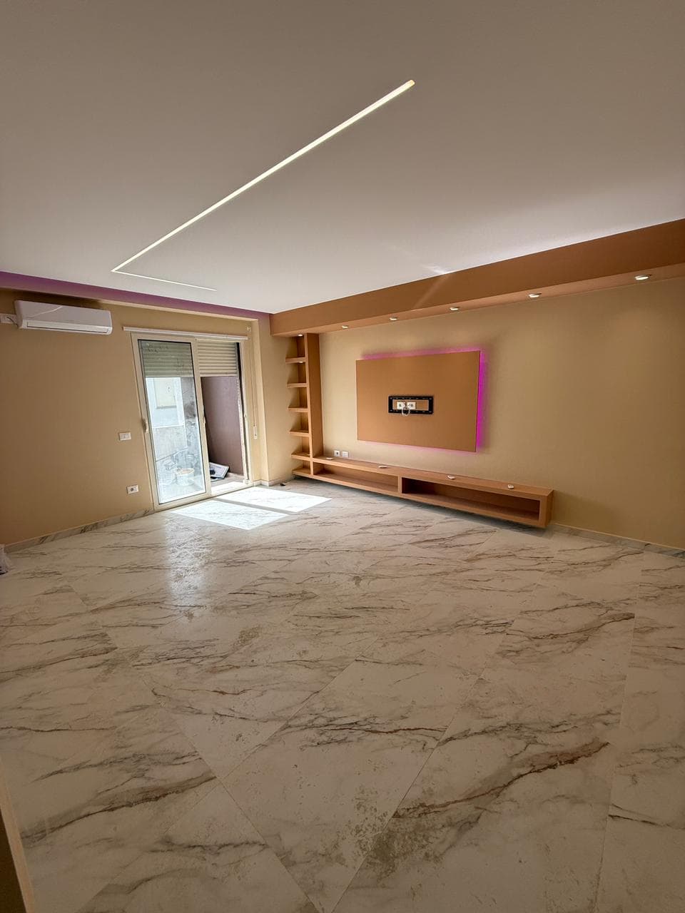 SHITET APARTAMENT 2+1 SPITALLE DURRES