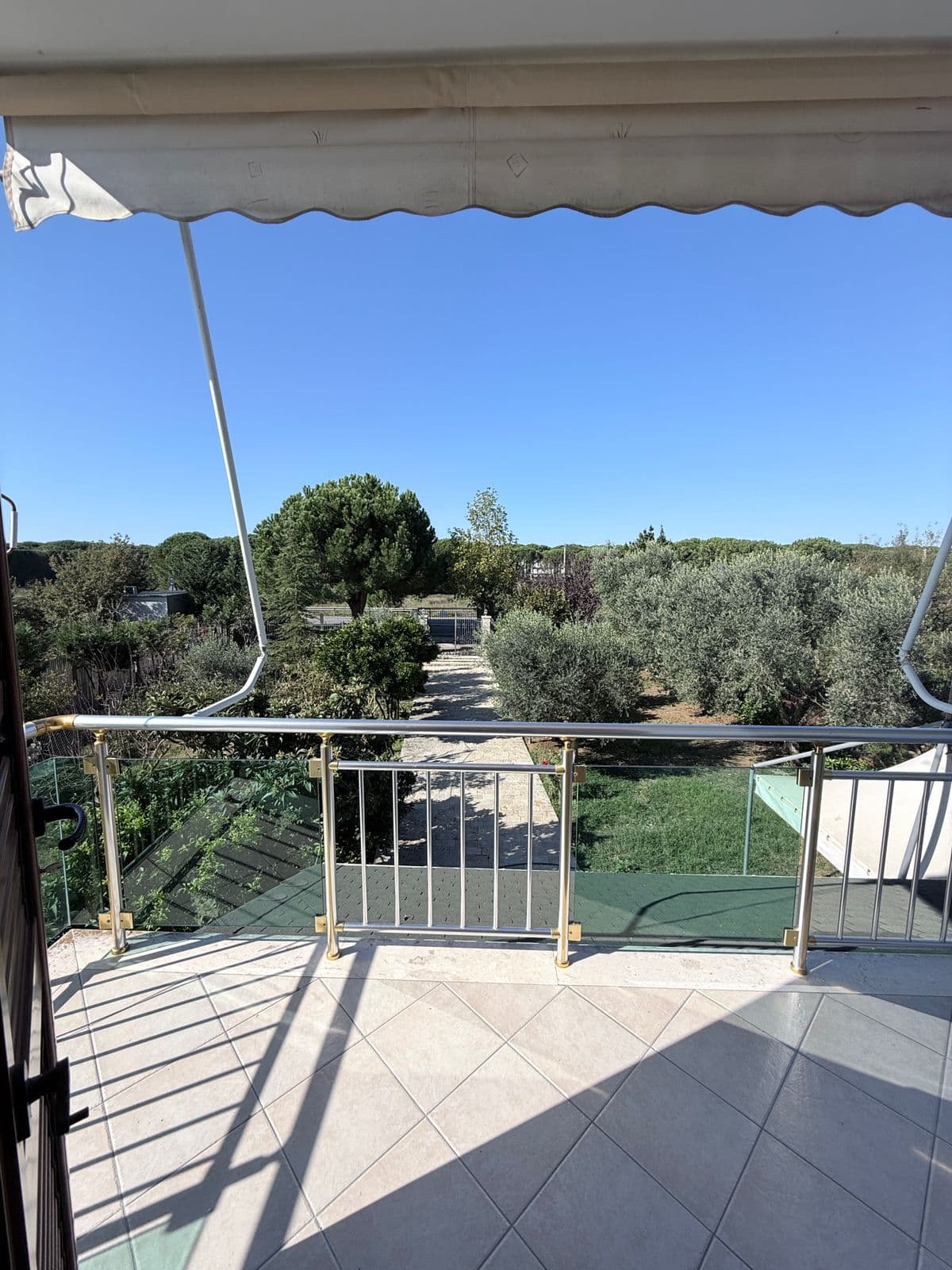 SHITET VILE INDIVIDUALE NE GJIRIN E LALZIT PERBALL RESORTS MELIA