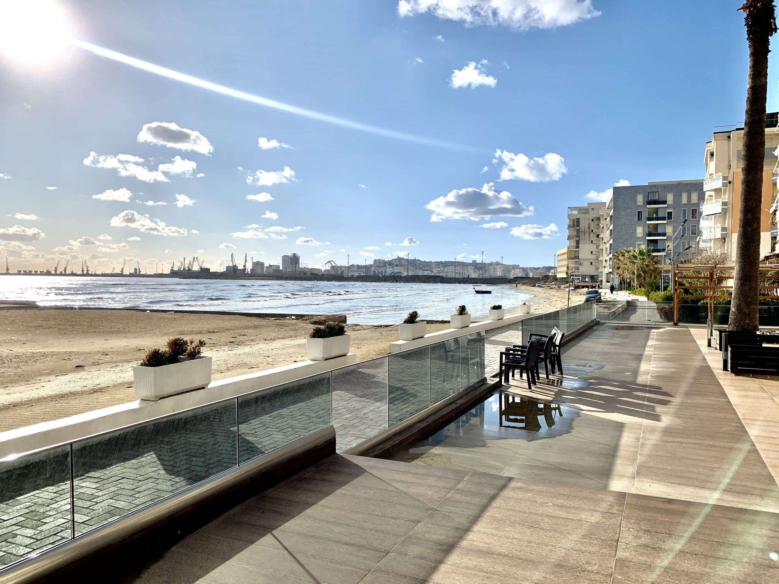 JEPET ME QERA HOTEL BUZE DETIT PLAZH,DURRES!