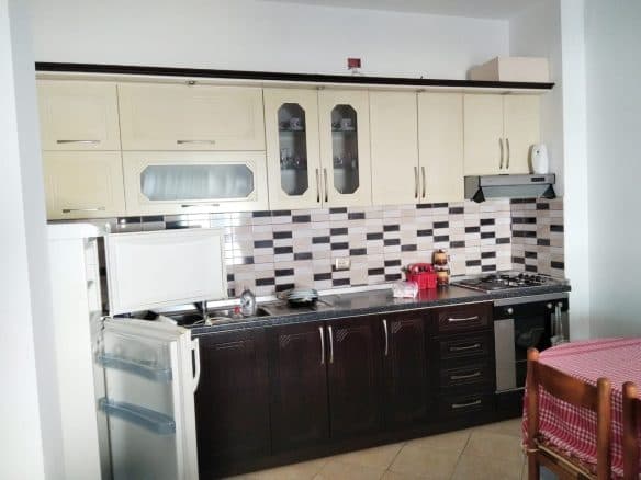 JEPET ME QERA APARTAMENT 1+1 PRANE PISTA KOSOVES PLAZH,DURRES