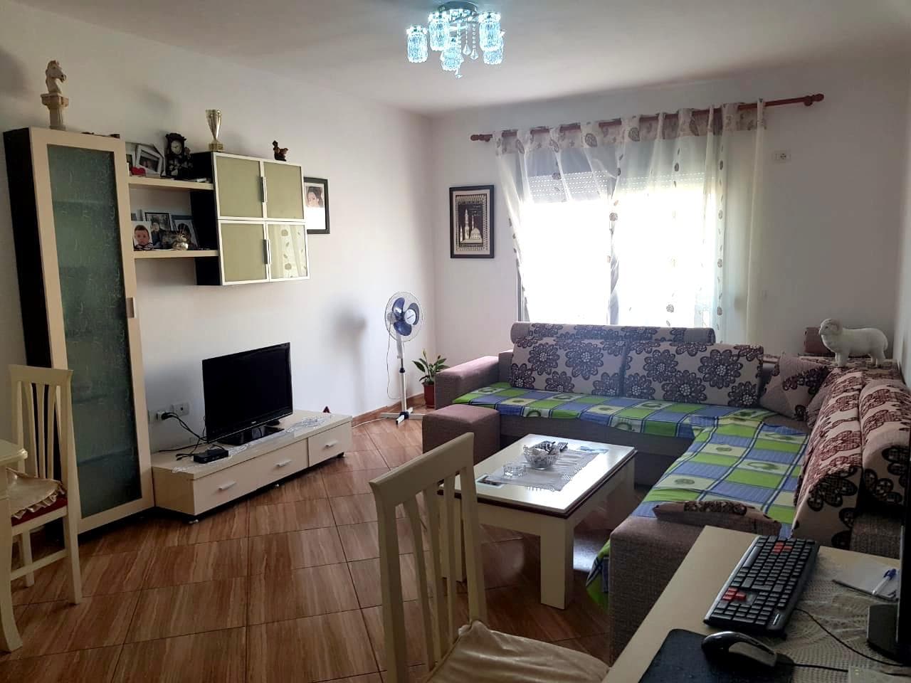 SHITET APARTAMENT 1+1 LAGJA 18 , PRANE STADIUMIT DURRES! 2