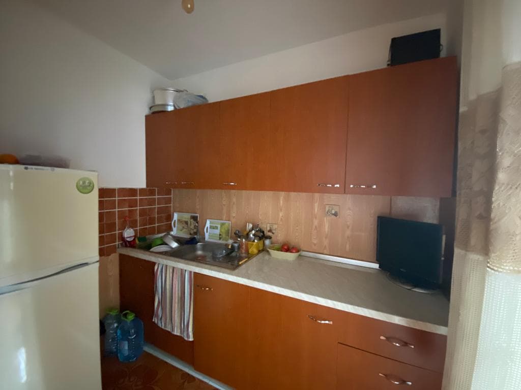 SHITET APARTAMENT 1+1 PRANE STADIUMIT,LAGJA 18,DURRES. 3