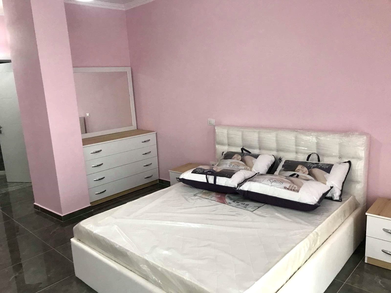 JEPET ME QERA APARTAMENT 2+1 PRANE LULISHTES 1 MAJI, DURRES 4