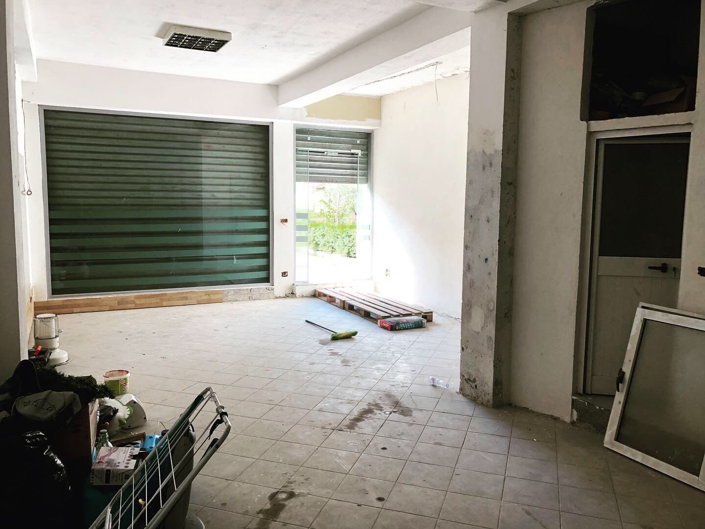 SHITET AMBJENT BIZNESI PRANE KRYQIT TE KUQ,DURRES! 3