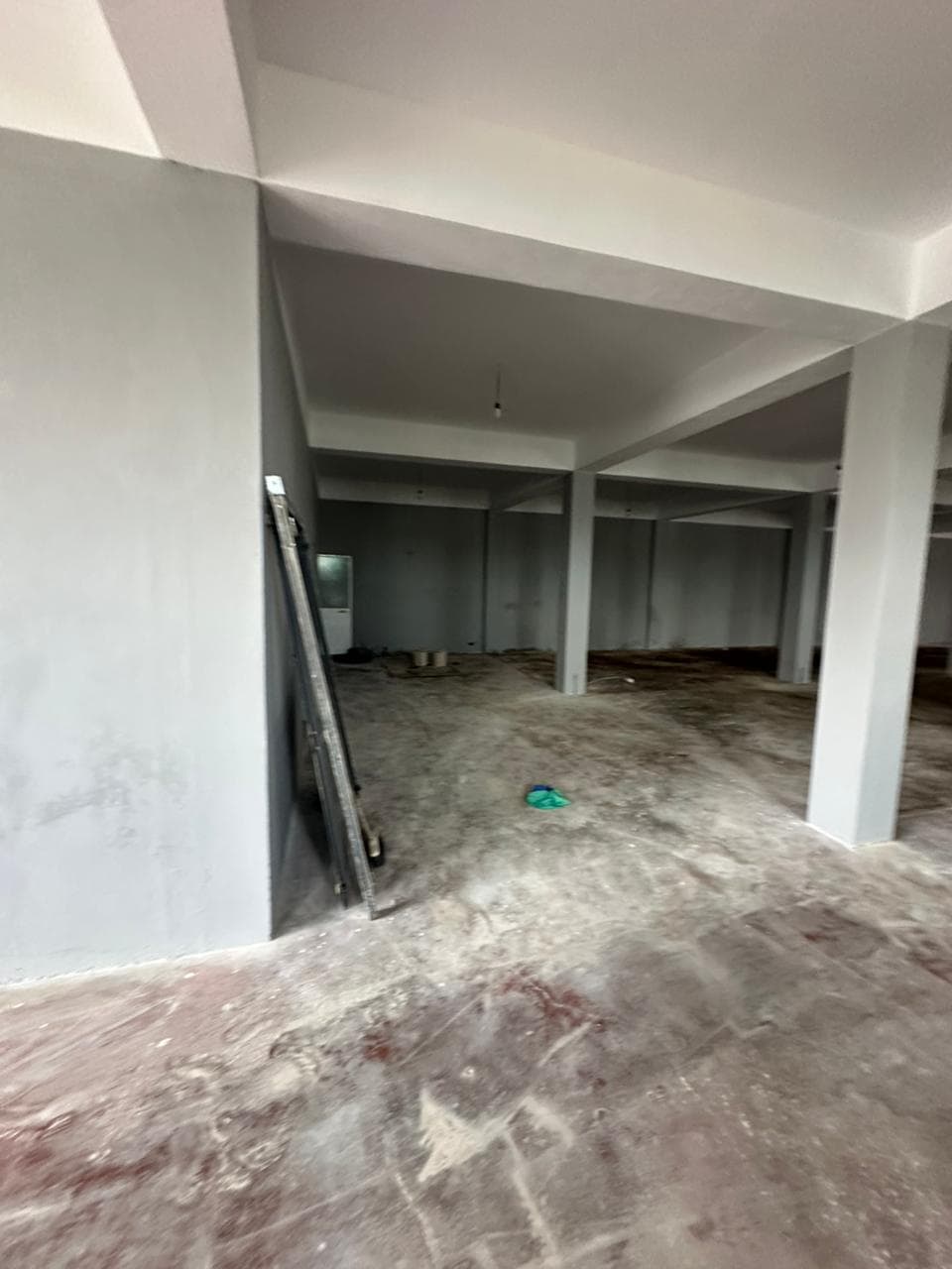 JEPET ME QERA AMBIENT BIZNESI PRANE SPITALI, DURRES 3