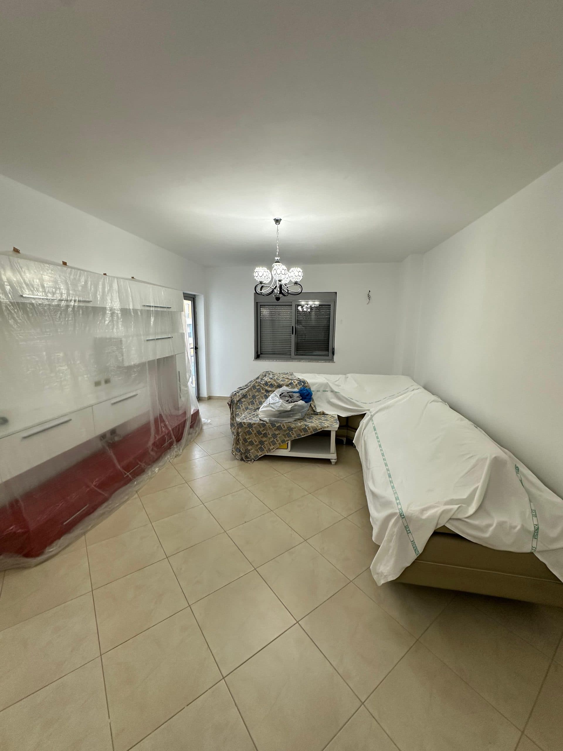 SHITET APARTAMENT 1+1, PRANE UJESJELLSIT, DURRES.