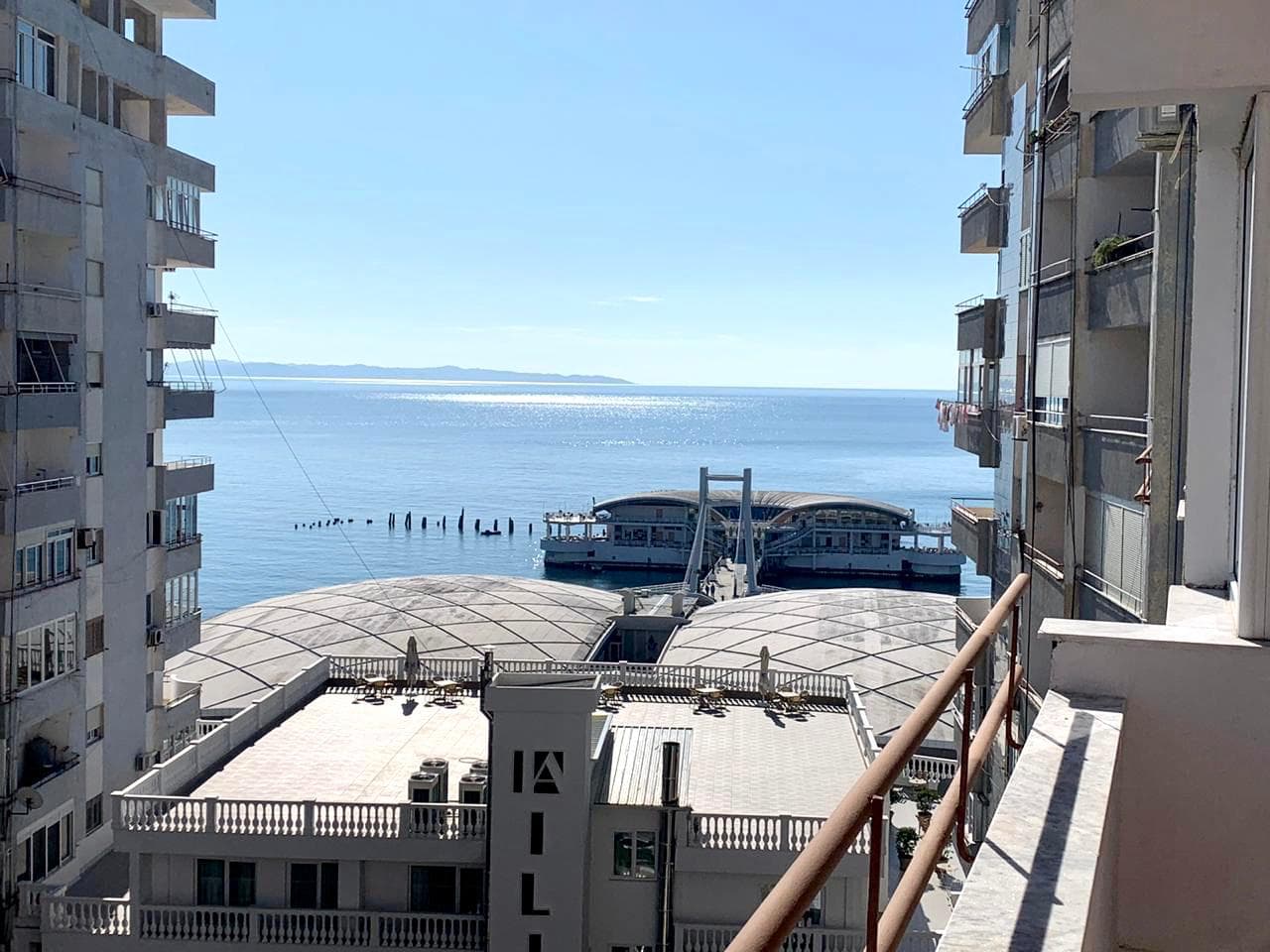 SHITET APARTAMENT 2+1, RRUGA TAULANTIA, PERBALL PISTES NE VOLLGA.
