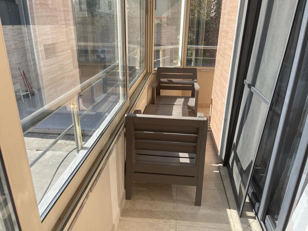 JEPET ME QERA APARTAMENT 1+1,PRANE HOTEL ROYAL,PLAZH,DURRES. 4