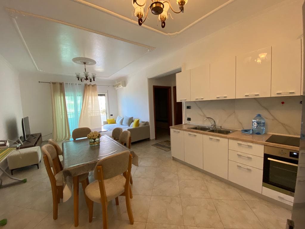 JEPET ME QERA APARTAMENT 2+1 ME PAMJE DETI PRANE BEL CONTI,SHKEMBI I KAVAJES,DURRES. 4