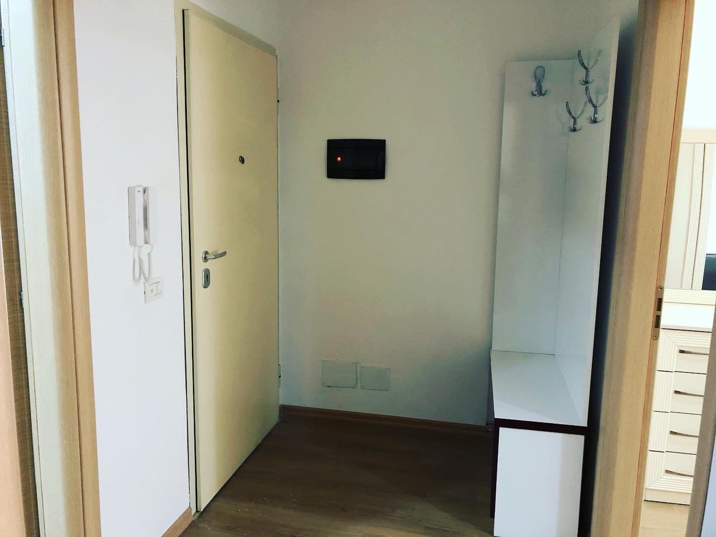 JEPET ME QERA APARTAMENT 1+1 TE VALUTA,DURRES! 3