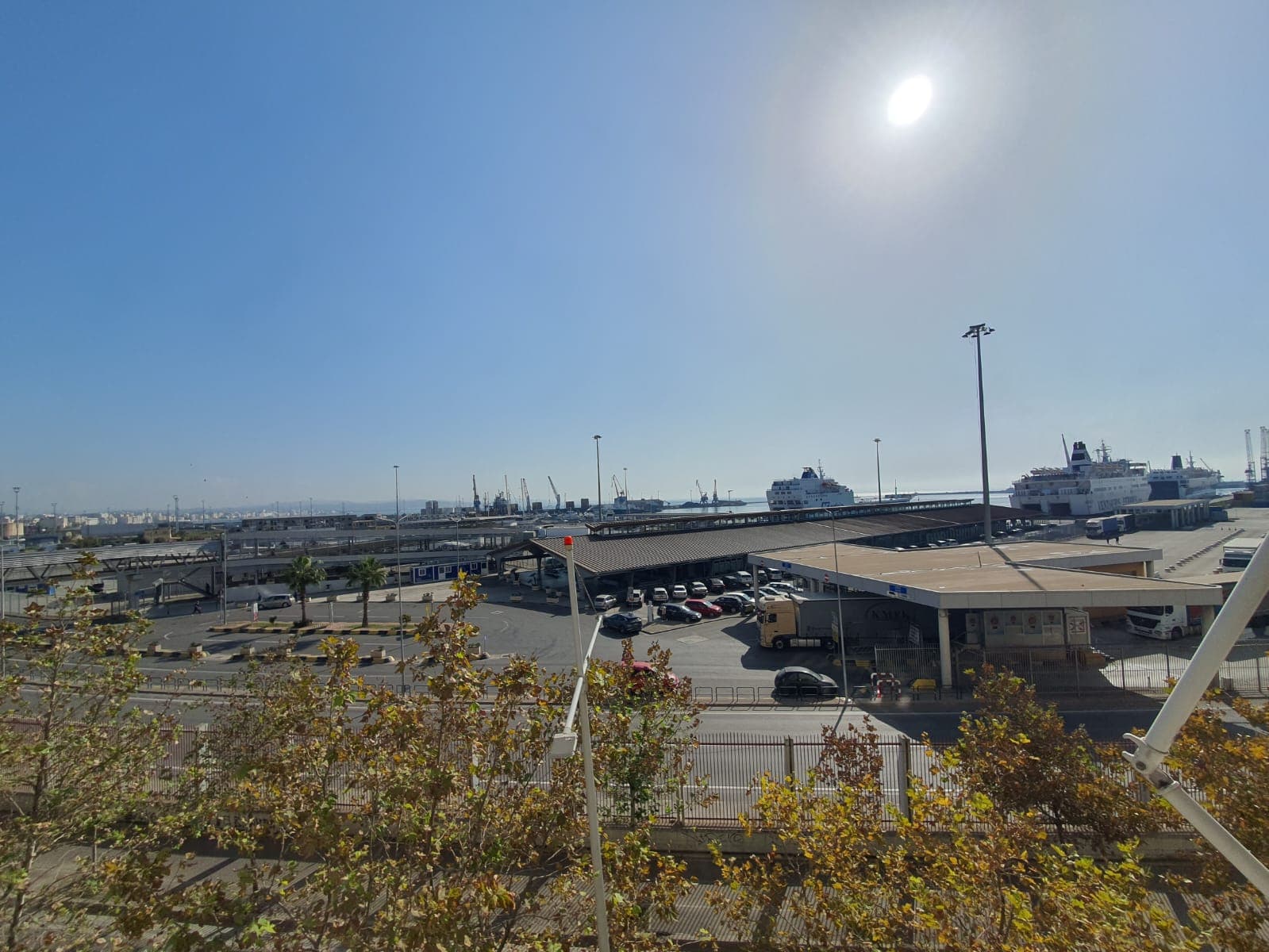 JEPET ME QERA APARTAMENT 2+1 ME PAMJE DETI PRANE PORTIT DURRES.