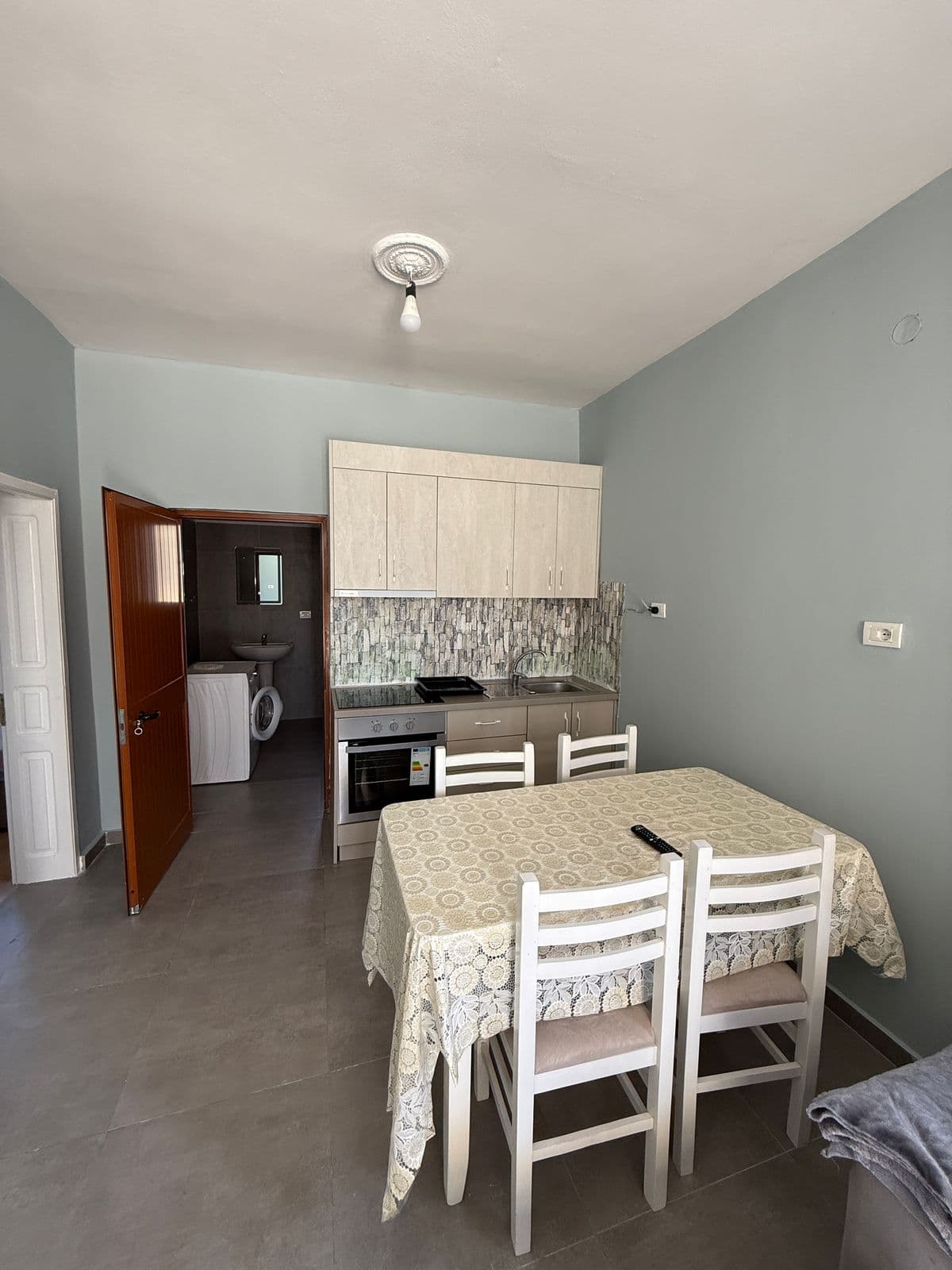 JEPET ME QERA 2+1 APARTAMENT PLAZH DURRES 2