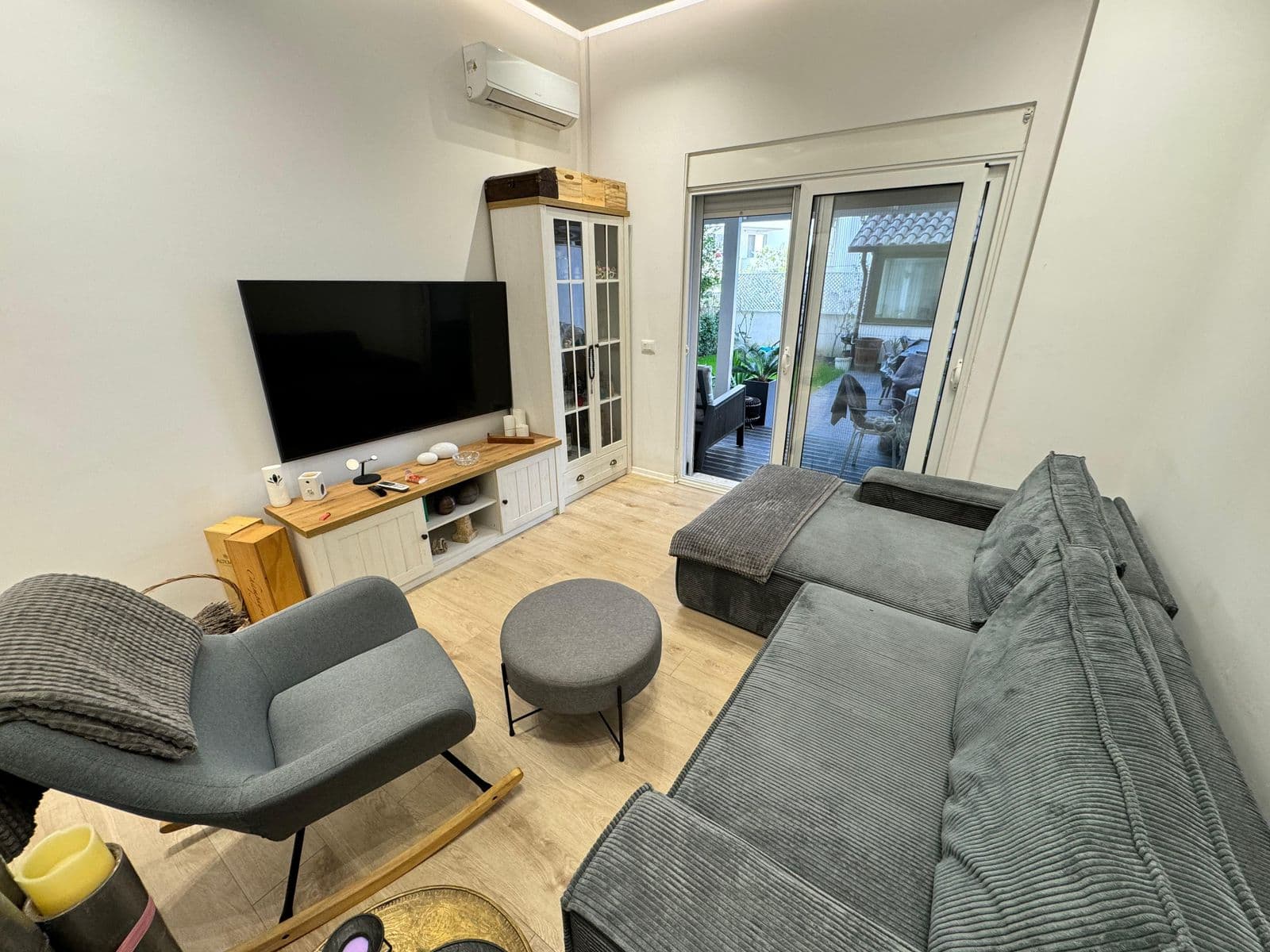 SHITET APARTAMENT 2+1 ME OBORR , QERRET KAVAJE.