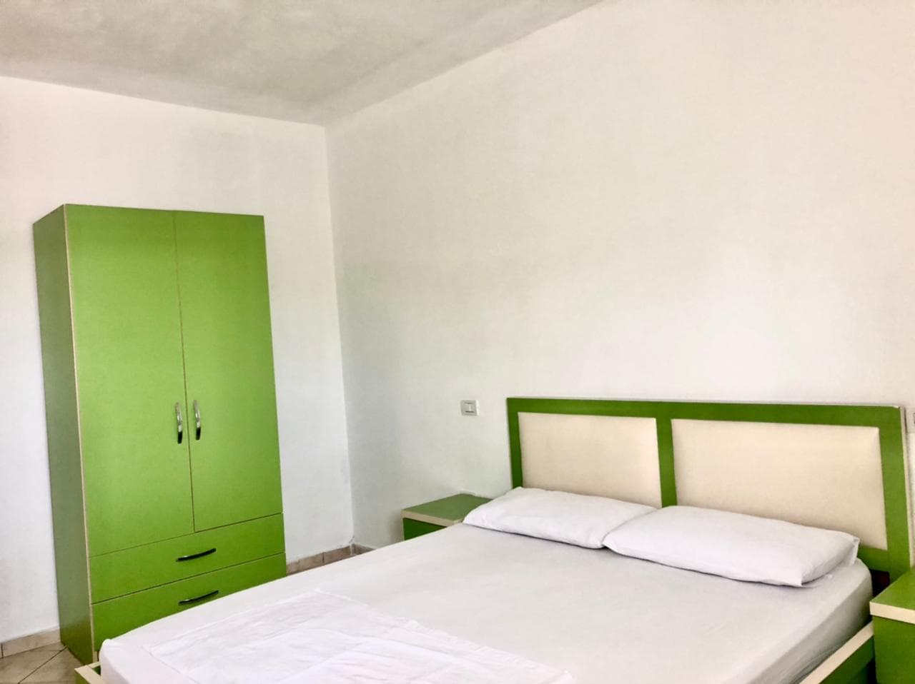 SHITET APARTAMENT 1+1 PRANE SHKEMBIT TE KAVAJES, DURRES. 4