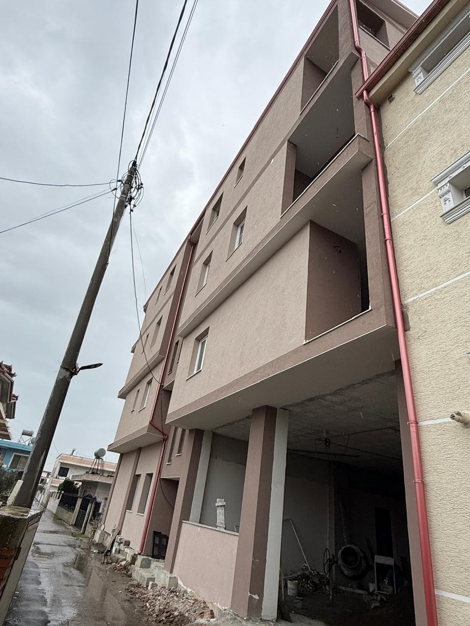 SHITEN APARTAMENTE 2+1 SPITALLE DURRES 2