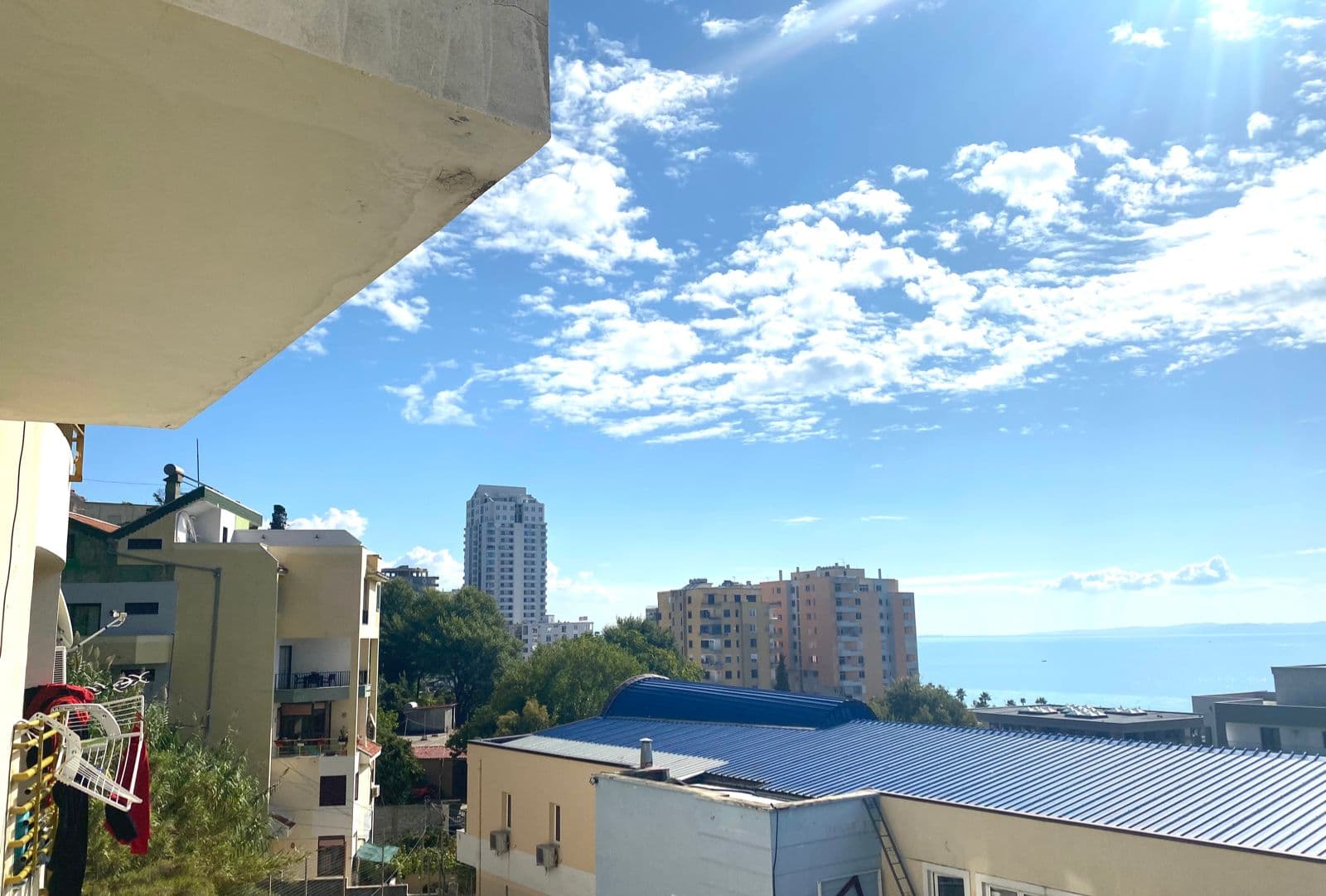 SHITET APARTAMENT 1+1 PRANE SHKOLLES ITALIANE VOLLGA, DURRES.