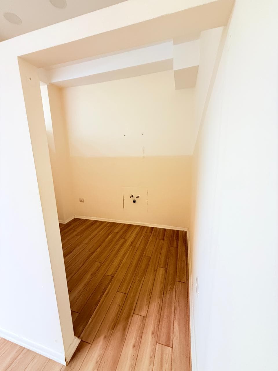 JEPET ME QERA AMBIENT BIZNESI DURRES 2