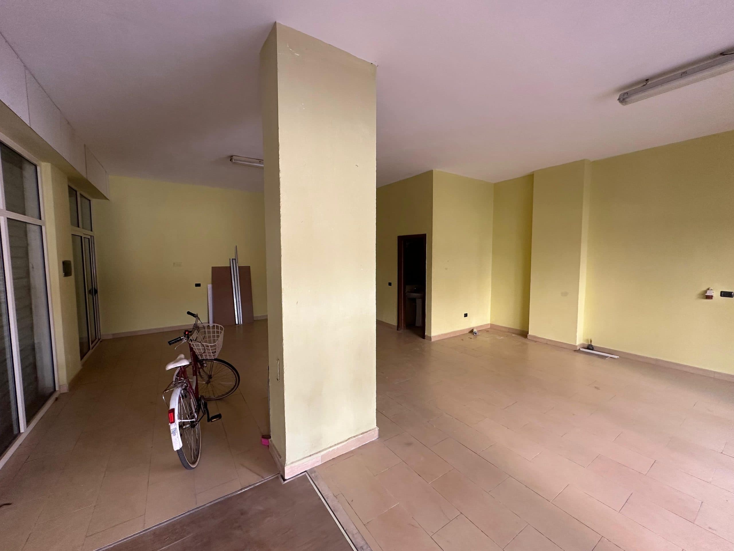 JEPET ME QERA NJESI BIZNESI, LAGJJA 5 MBRAPA KAZAZIT, DURRES. 3