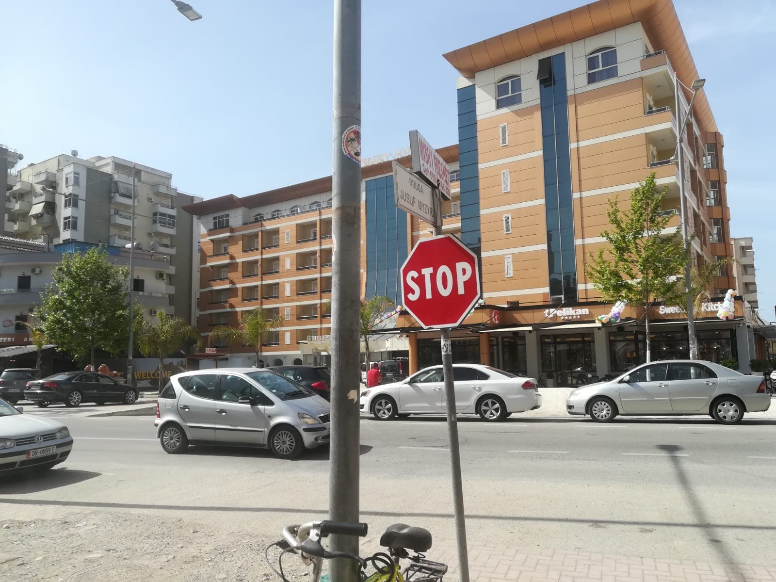 SHITET APARTAMENT 1+1 PERBALL PELIKANIT PLAZH,DURRES