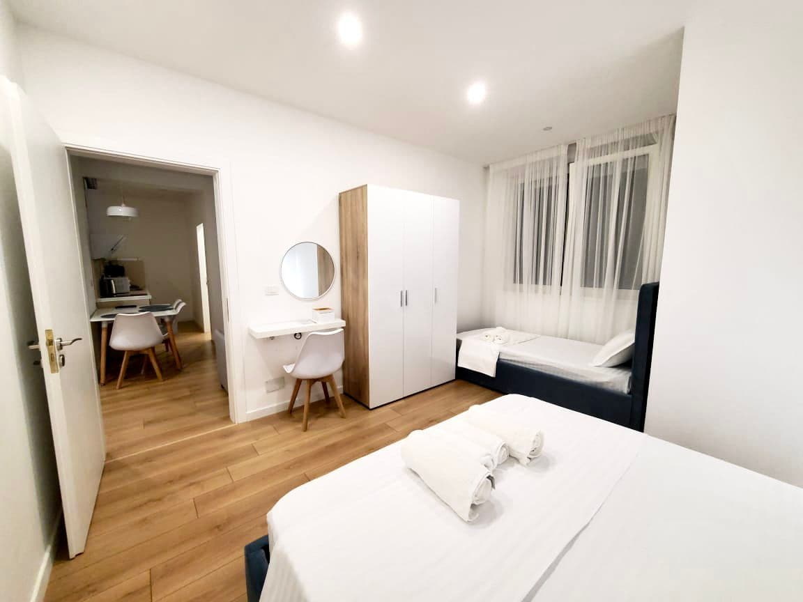 JEPET ME QERA APARTAMENT 2+1, PRANE HOTEL DOLCE VITA, DURRES. 2