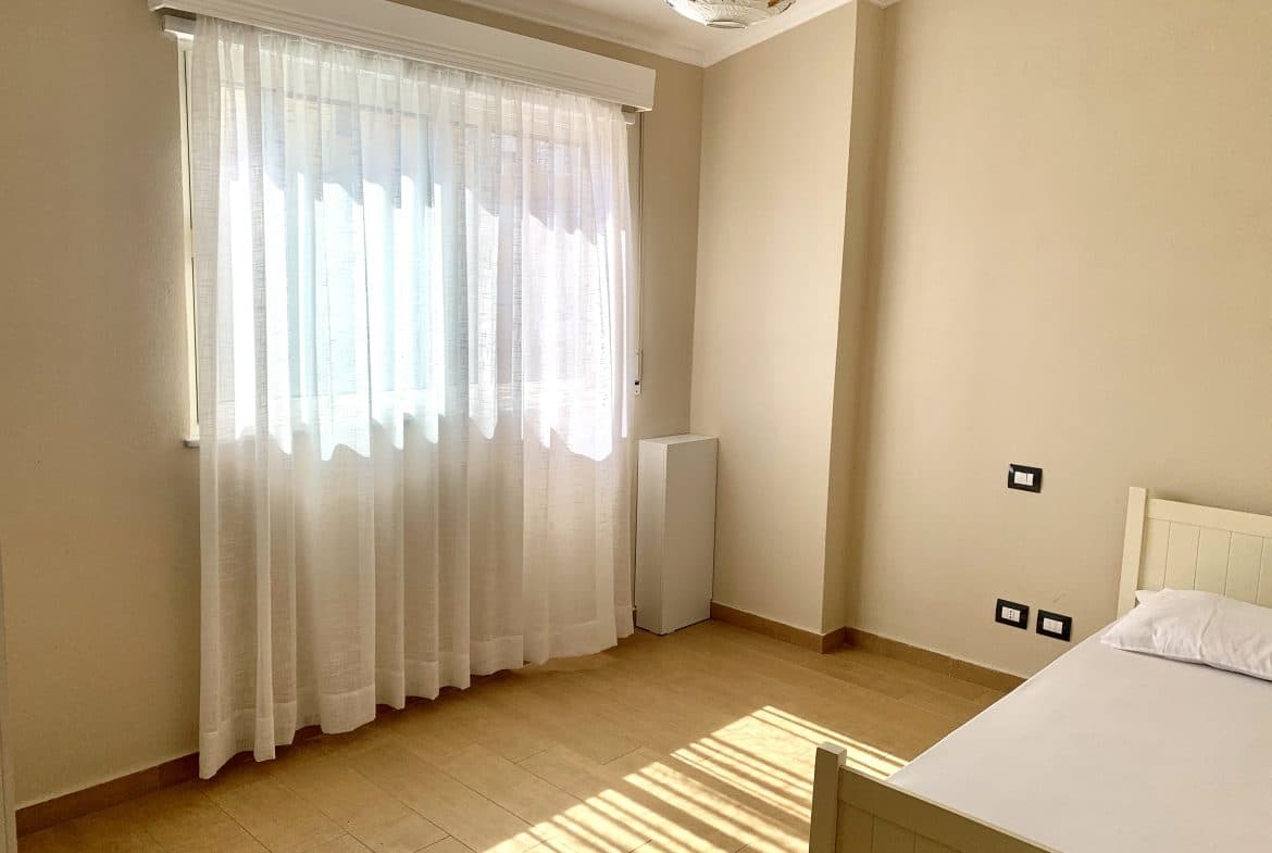 JEPET ME QERA 1 KAT VILE TE RRUGICA KUMINI,DURRES!
