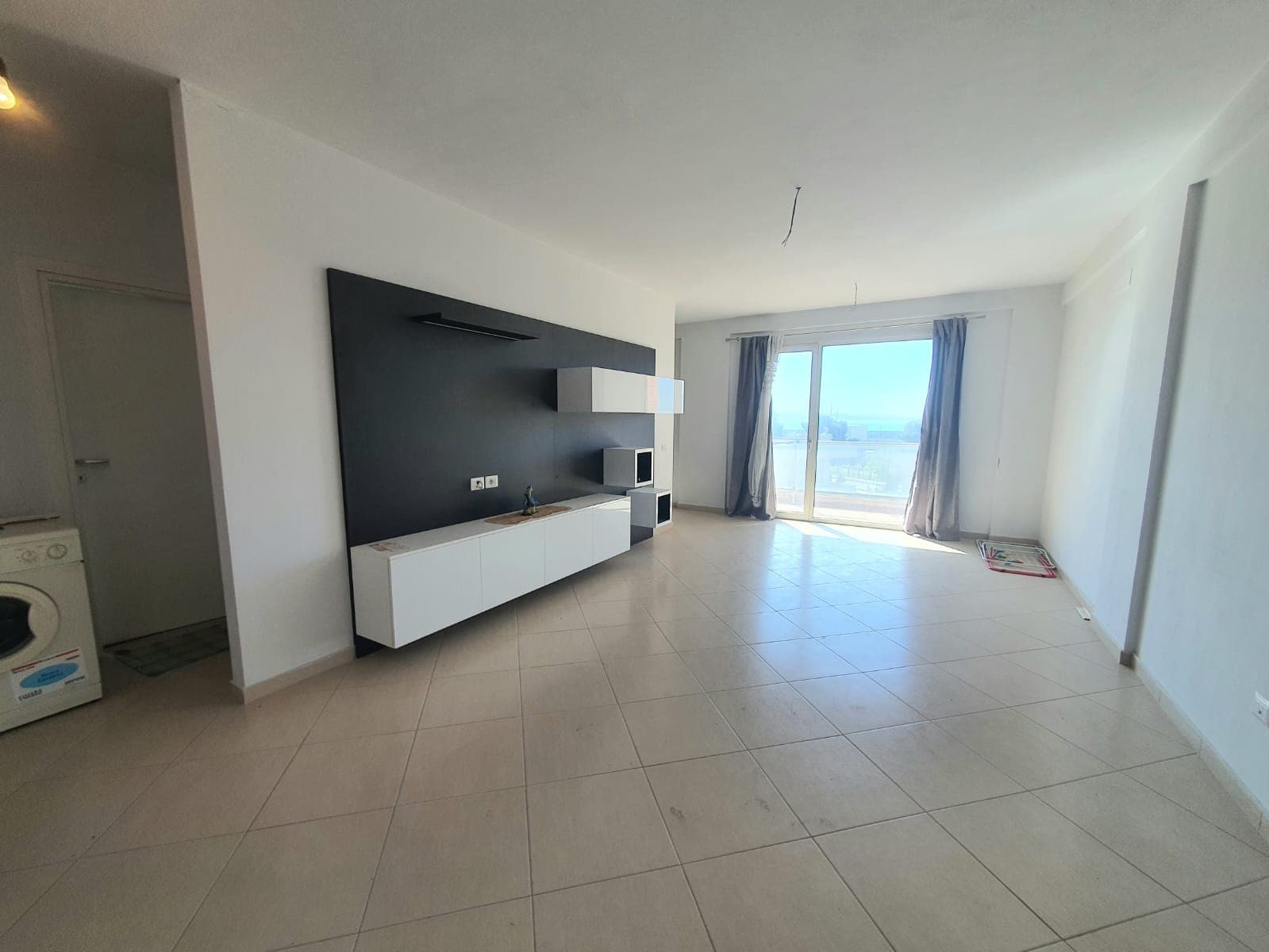 SHITET APARTAMENT 3+1+GARAZHD ME PAMJE NGA DETI,PORT VIEW,DURRES.